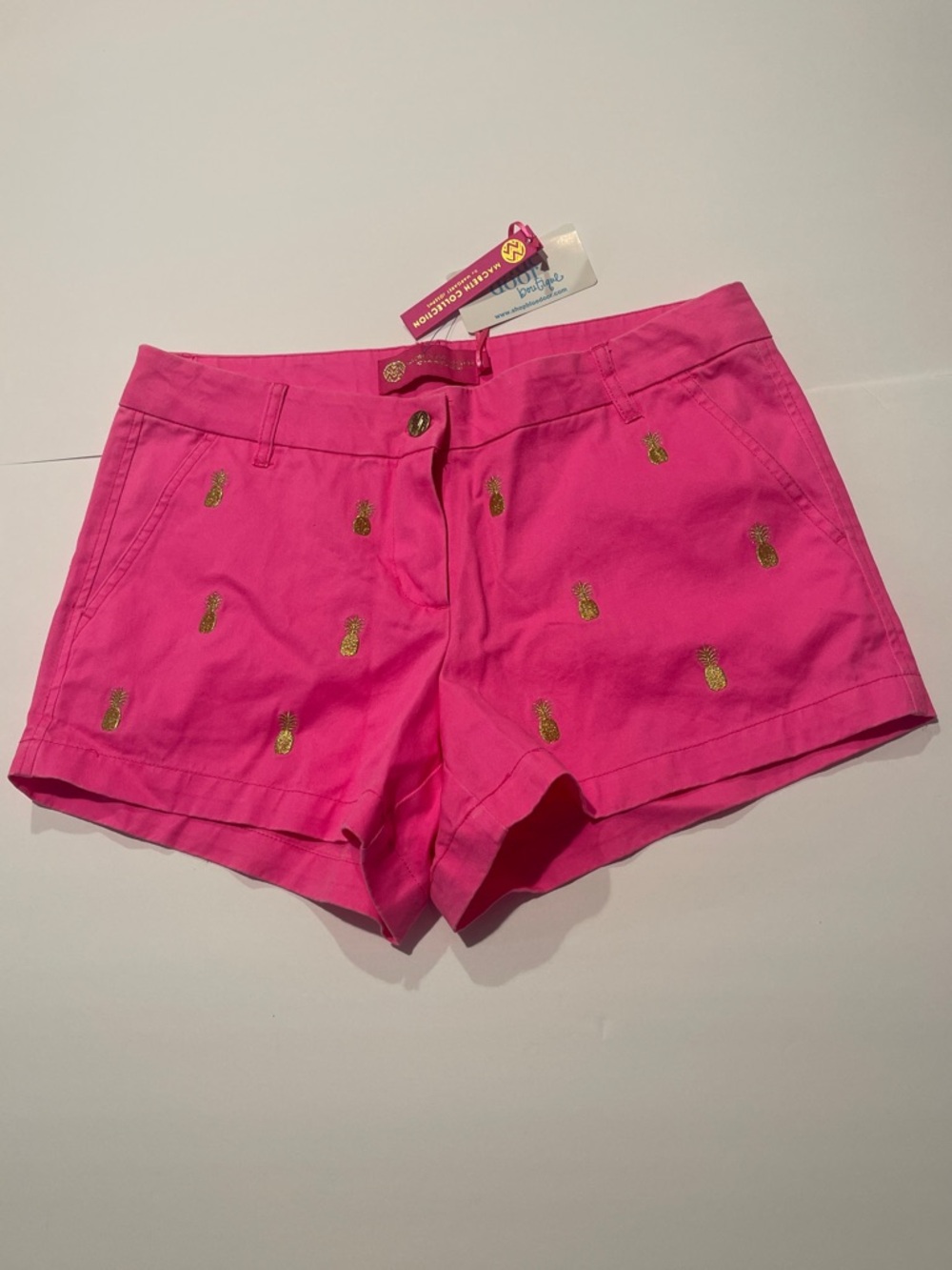 Macbeth collection NWT medium Pink Pineapple Embroidered Women’s Shorts